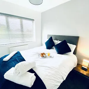 Hu-thirteen Apt Two- Sleeps 4 Apartment